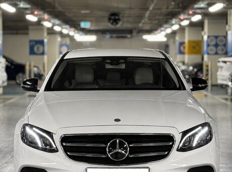 Mercedes E 200