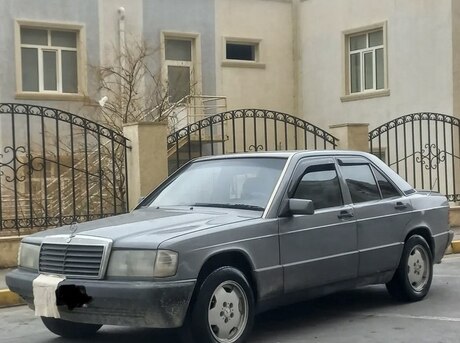 Mercedes 190