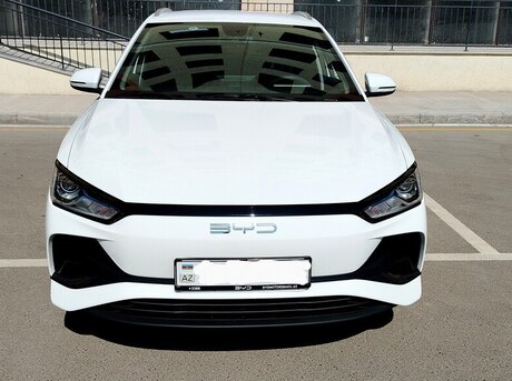 BYD e2