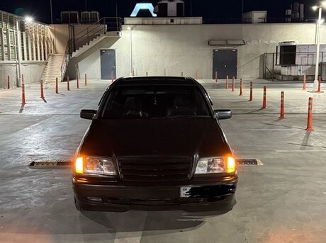 Mercedes C 180