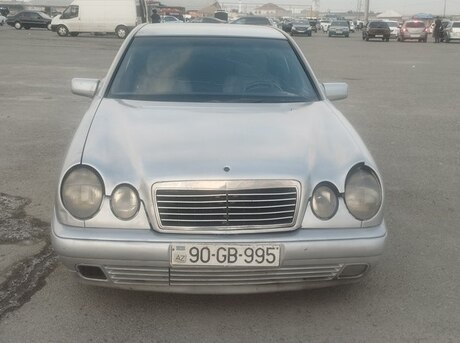 Mercedes E 220