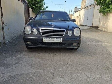 Mercedes E 220
