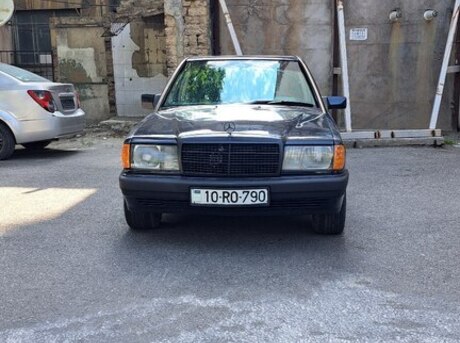 Mercedes 190