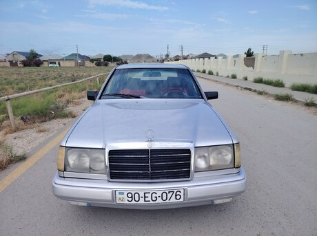 Mercedes 200 E