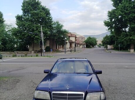Mercedes C 180