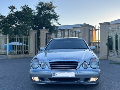 Mercedes E 320