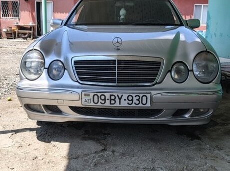 Mercedes E 220