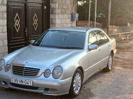 Mercedes E 220