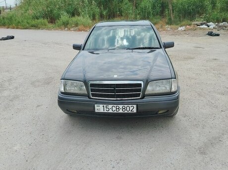 Mercedes C 180