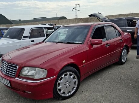 Mercedes C 200