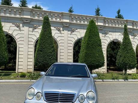 Mercedes E 320