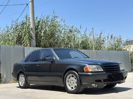 Mercedes C 200