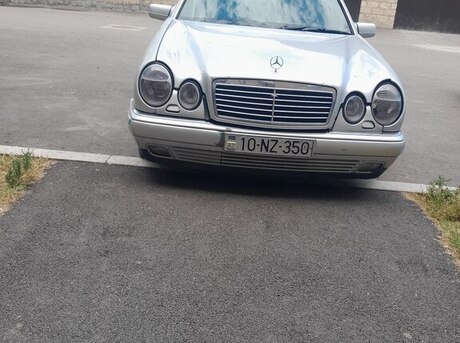 Mercedes E 230