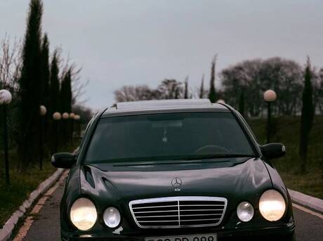 Mercedes E 240