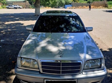Mercedes C 180