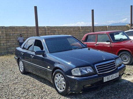 Mercedes C 240
