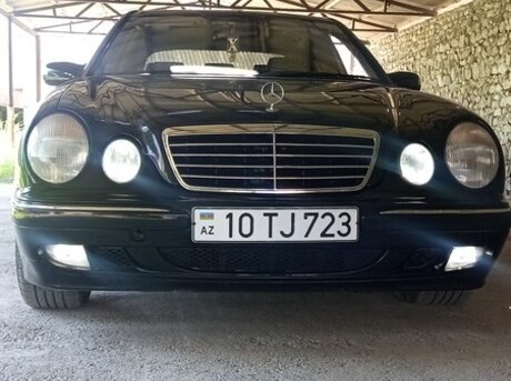 Mercedes E 230