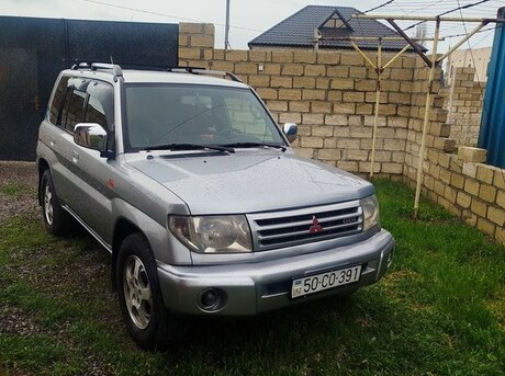 Mitsubishi Pajero io