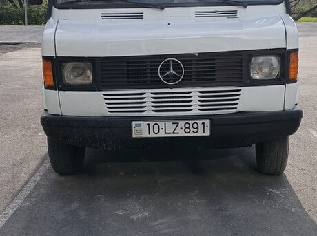 Mercedes 208 D
