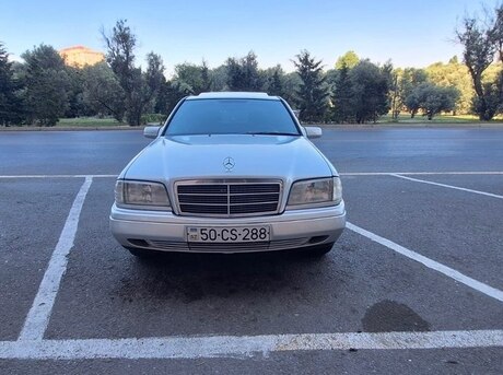 Mercedes C 200