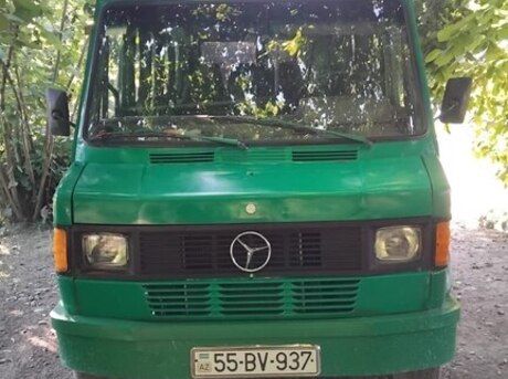 Mercedes 208 D