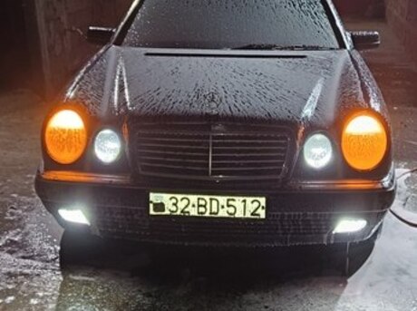 Mercedes E 200