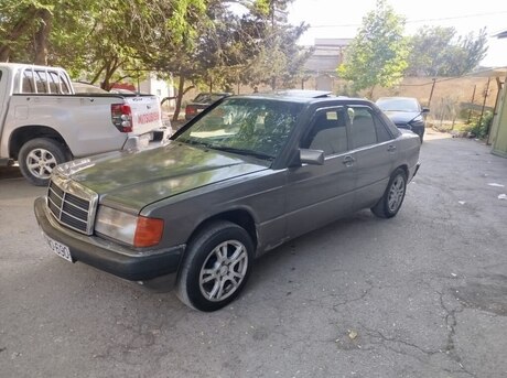 Mercedes 190