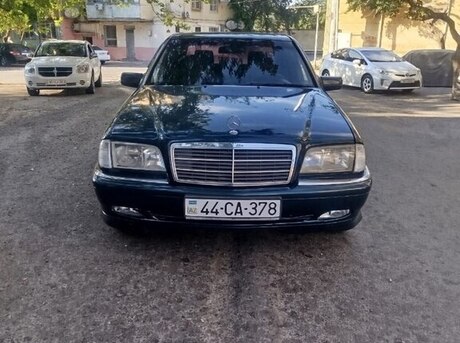 Mercedes C 180