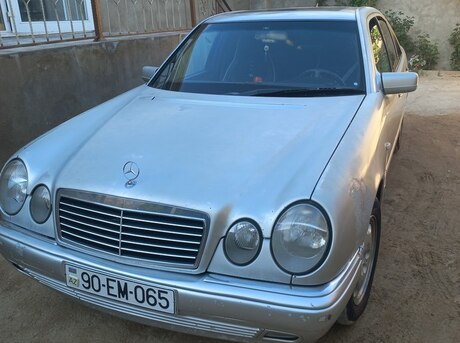 Mercedes E 230
