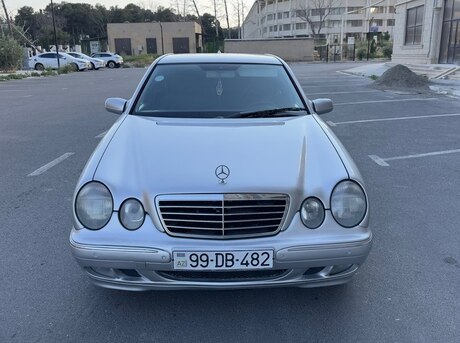 Mercedes E 220