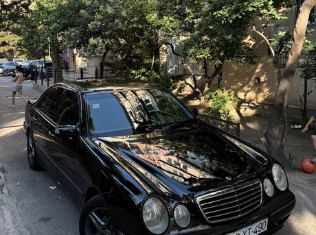 Mercedes E 240