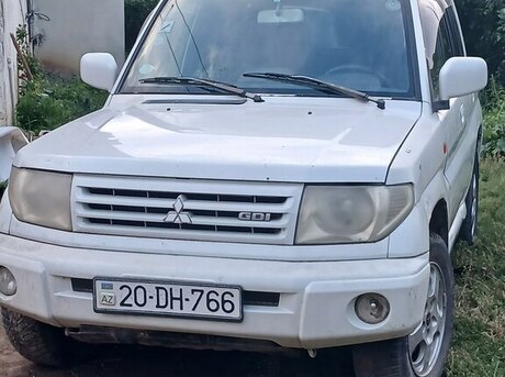Mitsubishi Pajero io