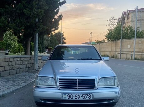 Mercedes C 200