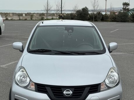 Nissan AD