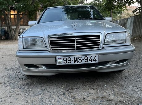 Mercedes C 180