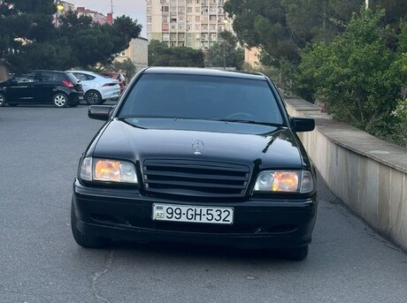 Mercedes C 180