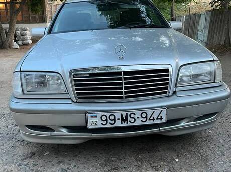 Mercedes C 180