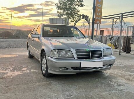 Mercedes C 180