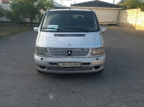 Mercedes V 220