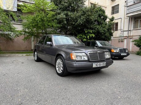 Mercedes 220 E