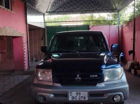 Mitsubishi Pajero io