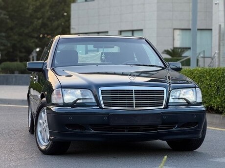 Mercedes C 200