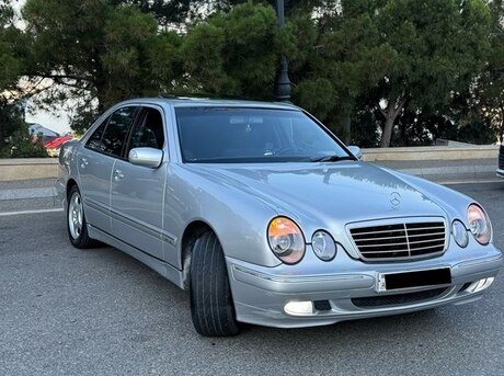 Mercedes E 240