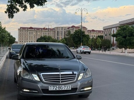 Mercedes E 220