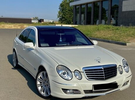 Mercedes E 200
