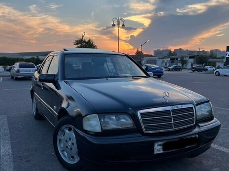 Mercedes C 180