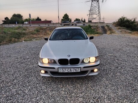 BMW 523