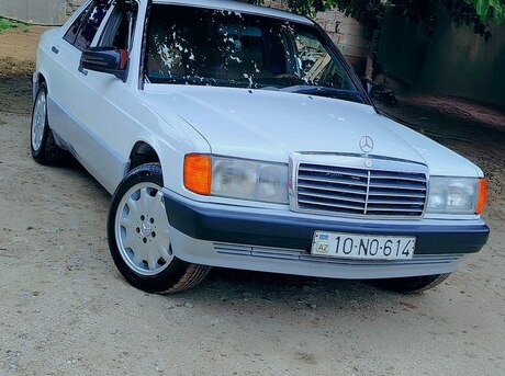 Mercedes 190
