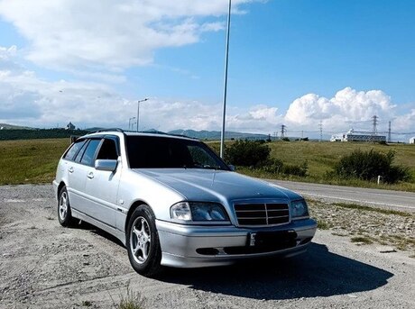 Mercedes C 200