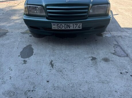 Mercedes 220 E